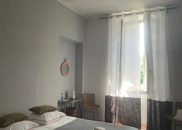 招待所 La Manufacture Royale 1739 4*